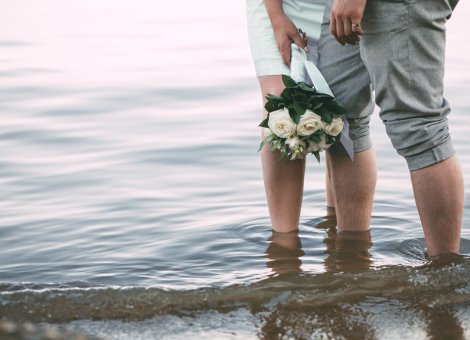 Ślub w plenerze – jak zorganizować ceremonię nad jeziorem?